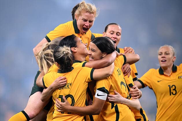 SOCCER AUSTRALIA CANADA WOMEN, Mary Fowlerof the Matildas (centre) celebrates with teammates after scoring a goal during the Women s International Friendly, Länderspiel, Nationalmannschaft soccer match between Australia and Canada at Allianz Stadium in Sydney, Tuesday, September 6, 2022. ( NO ARCHIVING, EDITORIAL USE ONLY, NO USE IN BOOKS WITHOUT CONSENT SYDNEY NEW SOUTH WALES AUSTRALIA  Copyright: xDANxHIMBRECHTSx 20220906001699114368