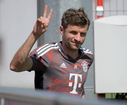 06 09 2022, xemx, football champions league, FC Bayern Muenchen final training emspor, v l Thomas Mueller FC Bayern Muenchen DFL DFB REGULATIONS PROHIBIT ANY USE OF PHOTOGRAPHS as IMAGE SEQUENCES and or QUASI VIDEO Muenchen