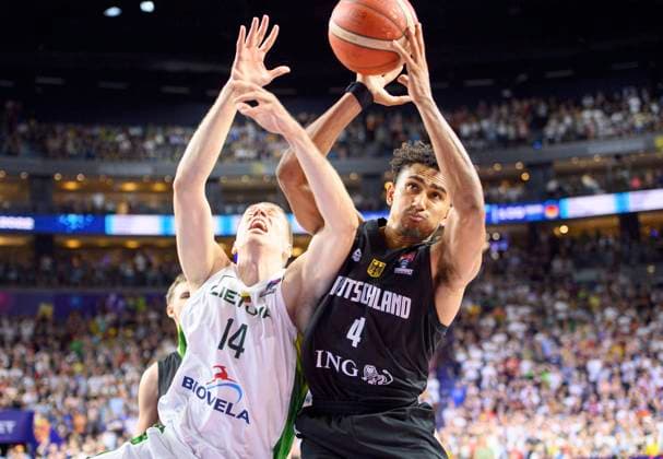 v l ECHODAS Martynas LTU , Maodo LO GER , duel, action, Lithuania LTU Germany GER 109 107 n V , preliminary round group B, on 04 09 2022 in Cologne Basketball European Championship EuroBasket 2022 in Germany, from 01 09 18 09 2022 Â
