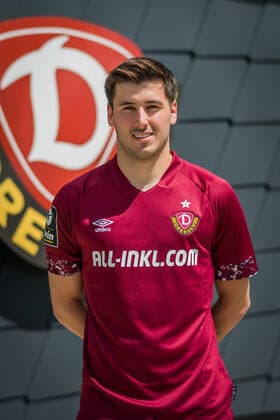 Niklas Heeger SG Dynamo Dresden 3 league, portrait date 2022 2023