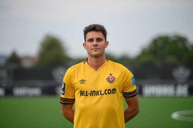 Jakob Lewald SG Dynamo Dresden 3 league, portrait date 2022 2023