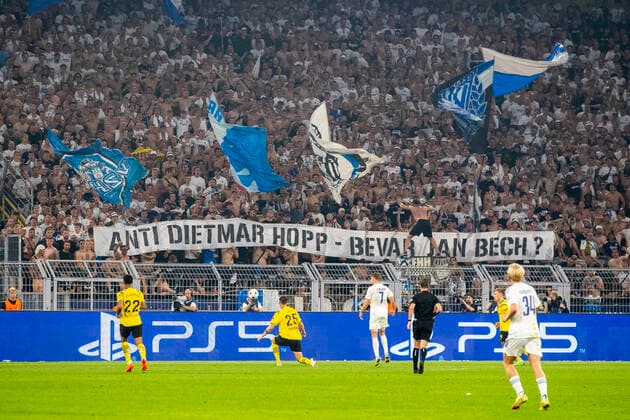 Sport Themen der Woche KW36 Sport Bilder des Tages Fußball: Champions League, Saison 2022 2023, 1. Spieltag, Borussia Dortmund - FC Kopenhagen am 06.09.2022 in Dortmund (Nordrhein-Westfalen). Die Kopenhagener Fans zeigen ein Anti Dietmar Hopp Banner. *** Soccer Champions League, 2022 2023 season, matchday 1, Borussia Dortmund FC Copenhagen on 06 09 2022 in Dortmund North Rhine Westphalia Copenhagen fans display an anti Dietmar Hopp banner Copyright: xKirchner MarcoxSteinbrennerx