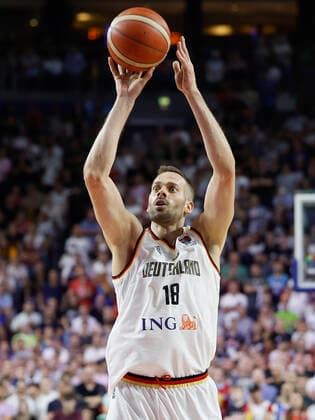 06 09 2022, Germany vs Slovenia, FIBA EuroBasket 2022 , Germany, Koeln, Lanxess Arena, In picture from left Jonas Wohlfarth Bottermann GER, 18 Copyright: HMBxMedia xHeikoxBecker