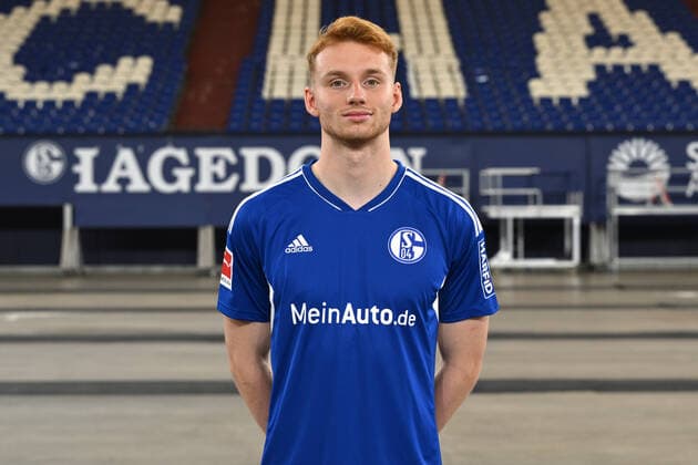 Sepp van den Berg FC Schalke 04 1 BL, portrait date 2022 2023 Gelsenkirchen North Rhine Westphalia Germany Team2