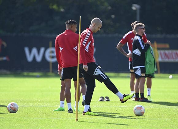 Football, men, season 2022 2023, Europa League, 1 FC Union Berlin, final training before the Europa League match 1 FC Union Berlin Royale Union Saint Gilloise, v l Jamie Leweling 1 FC Union Berlin , Timo Baumgartl 1 FC Union Berlin , Co coach Sebastian Bönig 1 FC Union , 07 09 2022, Copyright: xMatthiasxKochx