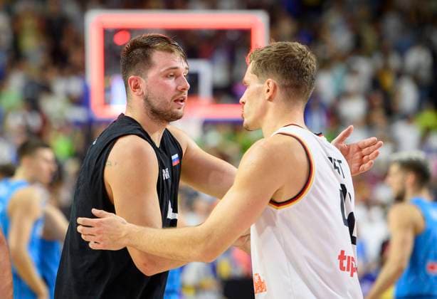 Shake hands after the game, from l DONCIC Luka SLO , Andreas OBST GER , Germany GER Slovenia SLO 80 88, preliminary round group B, on 06 09 2022 in Cologne Basketball European Championship EuroBasket 2022 in Germany, from 01 09 18 09 2022 Â