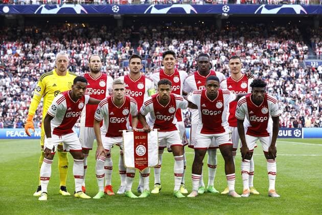 AMSTERDAM Back row lr Ajax goalkeeper Remko Pasveer, Daley Blind of Ajax, Dusan Tadic of Ajax, Edson Alvarez of Ajax, Calvin Bassey of Ajax, Steven Berghuis of Ajax front row lr Jurrien Timber of Ajax, Kenneth Taylor of Ajax, Devyne Rensch of Ajax, Steven Bergwijn of Ajax, Mohammed Kudus of Ajax during the UEFA Champions League group A match between Ajax Amsterdam and Ragers FC in the Johan Cruijff ArenA on 7 September 2022 in Amsterdam, Netherlands ANP MAURICE VAN STEEN UEFA Europa Champions League 2022 2023 xVIxANPxSportx xxANPxIVx 454241889 originalFilename: 454241889.jpg