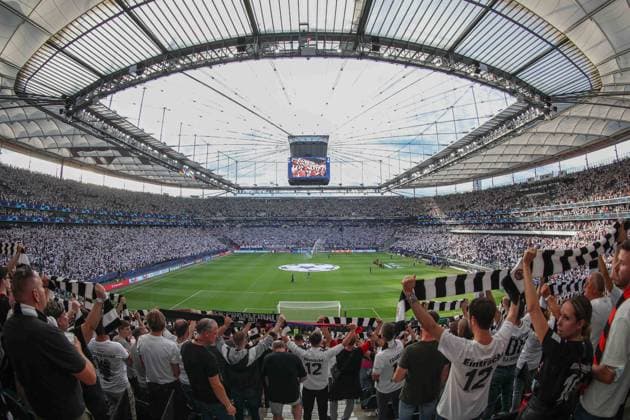 xMHx UEFA Champions League Eintracht Frankfurt Sporting Lisbon on 07 09 2022 at Deutsche Bank Park in Frankfurt The fans of Eintracht Frankfurt with a parade of scarves to the heart of Europe MH
