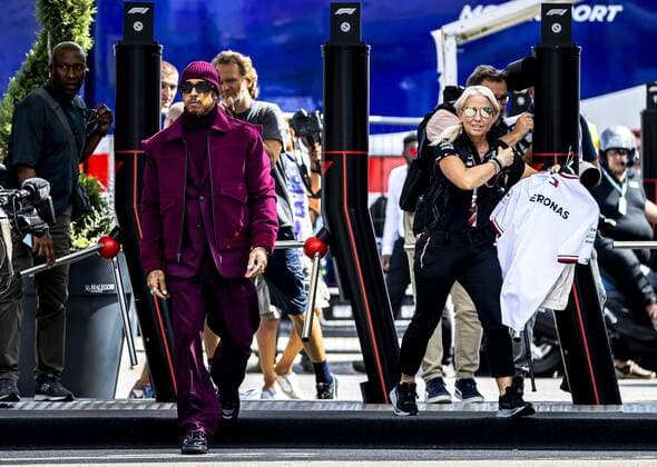 MONZA Lewis Hamilton Mercedes arrives at the Monza circuit ahead of the Italian Grand Prix REMKO DE WAAL xVIxANPxSportx xxANPxIVx 454298143 originalFilename: 454298143.jpg