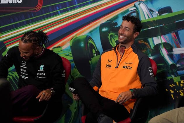 FORMULA 1 PIRELLI GRAN PREMIO D ITALIA 2022 08 09 2022, Autodromo Nazionale di Monza, Monza, FORMULA 1 PIRELLI GRAN PREMIO D ITALIA 2022 ,in picture Lewis Hamilton GBR , Mercedes AMG Petronas Formula One Team, Daniel Ricciardo AUS , McLaren F1 Team nordphotoxGmbHx xBratic nph00250
