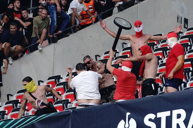 EchauffourÃ e entre supporters nicois et allemands FOOTBALL : OGC Nice vs FC Cologne - Ligue Europa ConfÃ rence - Nice - 08 09 2022 NorbertScanella Panoramic 
