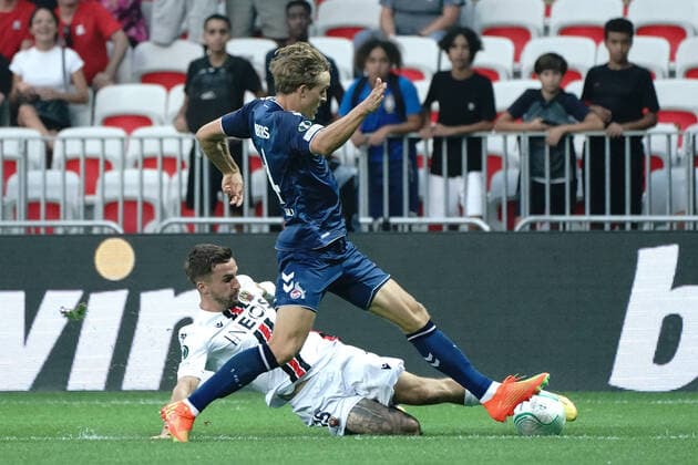 Joe Bryan (OGC Nice) - Timo Hübers (FC Cologne) FOOTBALL : OGC Nice vs FC Cologne - Ligue Europa ConfÃ rence - Nice - 08 09 2022 NorbertScanella Panoramic 