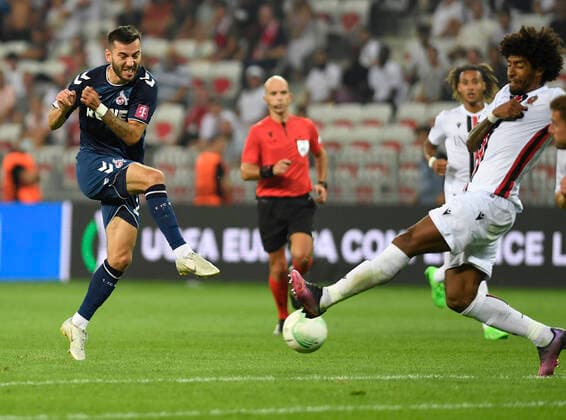 08 09 2022, Nice, France, Allianz Riviera, OGC Nice vs 1 FC Koeln UEFA Europa Conference League 2022 2023 Group D, Sargis Adamyan 1 FC Koeln and Dante OGC Nice in duel Photo Ralf Treese Nice Allianz Riviera France  521_NIZKOE20220908_043 Treese-521