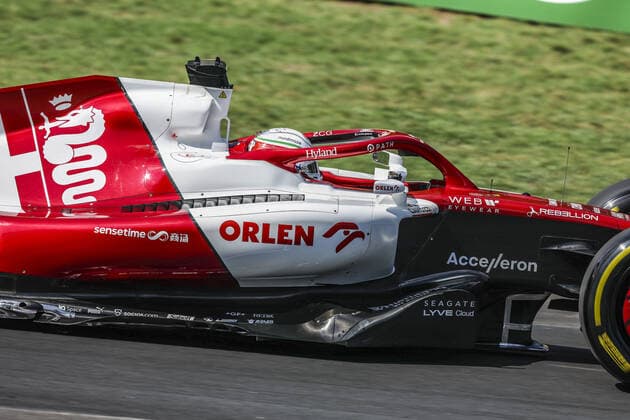 77 BOTTAS Valtteri (fin), Alfa Romeo F1 Team ORLEN C42, action during the Formula 1 Pirelli Gran Premio d™Italia 2022, Italian Grand Prix 2022, 16th round of the 2022 FIA Formula One World Championship, WM, Weltmeisterschaft from September 9 to 11, 2022 on the Autodromo Nazionale di Monza, in Monza, Italy - F1 - ITALIAN GRAND PRIX 2022 DPPI Panoramic  G00D5380
