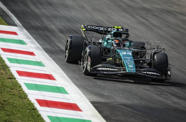 DE VRIES Nyck (ned), Aston Martin F1 Team AMR22, action during the Formula 1 Pirelli Gran Premio d™Italia 2022, Italian Grand Prix 2022, 16th round of the 2022 FIA Formula One World Championship, WM, Weltmeisterschaft from September 9 to 11, 2022 on the Autodromo Nazionale di Monza, in Monza, Italy - F1 - ITALIAN GRAND PRIX 2022 DPPI Panoramic  G00D5245