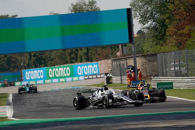 FORMULA 1 PIRELLI GRAN PREMIO D ITALIA 2022 09 09 2022, Autodromo Nazionale di Monza, Monza, FORMULA 1 PIRELLI GRAN PREMIO D ITALIA 2022 ,in picture Pierre Gasly FRA , Scuderia AlphaTauri, Sergio Perez MEX , Oracle Red Bull Racing nordphotoxGmbHx xBratic nph00250