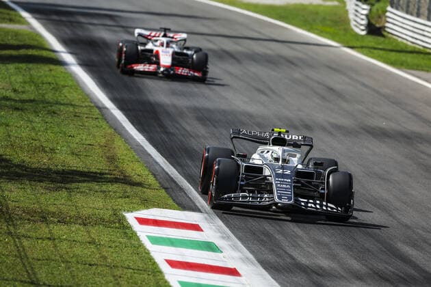 22 TSUNODA Yuki (jap), Scuderia AlphaTauri AT03, action during the Formula 1 Pirelli Gran Premio d™Italia 2022, Italian Grand Prix 2022, 16th round of the 2022 FIA Formula One World Championship, WM, Weltmeisterschaft from September 9 to 11, 2022 on the Autodromo Nazionale di Monza, in Monza, Italy - F1 - ITALIAN GRAND PRIX 2022 DPPI Panoramic  20220909_G00D5251