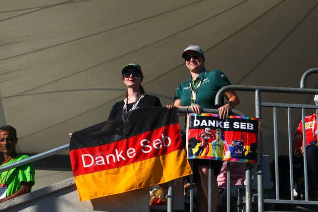 September 9, 2022, Monza, MB, Italy: Sebastian Vettel (GER) Aston Martin AMR22 supporters..during FORMULA 1 PIRELLI GRAN PREMIO DÃ¢â‚¬â ¢ITALIA 2022, Monza, ITALY Monza Italy - ZUMAm217 20220909_zsp_m217_365 Copyright: xAlessioxDexMarcox