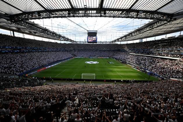 Frankfurt, Deutsche Bank Park, 07 09 22, GER, Herren, UEFA Champions League, Saison 2022 2023, Eintracht Frankfurt Sporting Lissabon Bild Fankurve, Fans, Fanblock Frankfurt mit Choreo Nur fuer journalistische Zwecke Only for editorial use According to the regulations of the DFL Deutsche Fußball Liga it is prohibited, DFL regulations prohibit any use of photographs as image sequences and or quasi video Hessen Deutschland