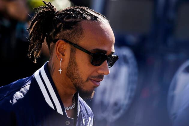 F1 Italian Grand Prix Lewis Hamilton of Mercedes arrives at he Formula 1 Italian Grand Prix practice three at Circuit Monza, on September 10, 2022 in Monza, Italy Monza Italy  Copyright: xBeataxZawrzelx originalFilename:zawrzel-f1italia220910_np6S0.jpg