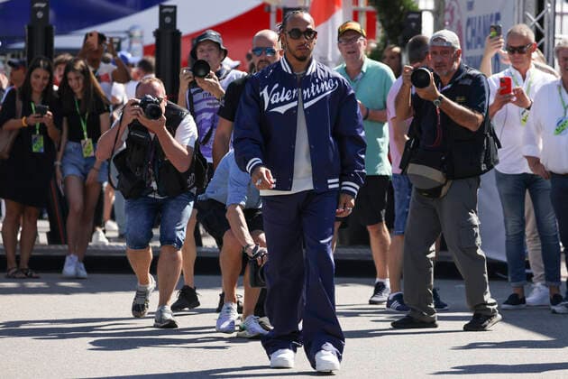 F1 Italian Grand Prix Lewis Hamilton of Mercedes arrives at he Formula 1 Italian Grand Prix practice three at Circuit Monza, on September 10, 2022 in Monza, Italy Monza Italy  Copyright: xBeataxZawrzelx originalFilename:zawrzel-f1italia220910_npAaY.jpg