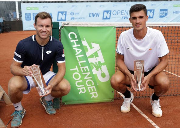 Sport Themen der Woche KW36 TENNIS - ATP, Tennis Herren NOE Open 2022 TULLN,AUSTRIA,10.SEP.22 - TENNIS - ATP Challenger Tour, NOE Open powered by EVN. Image shows Lucas Miedler and Alexander Erler (AUT). Keywords: trophy.  GEPAxpictures xWalterxLuger
