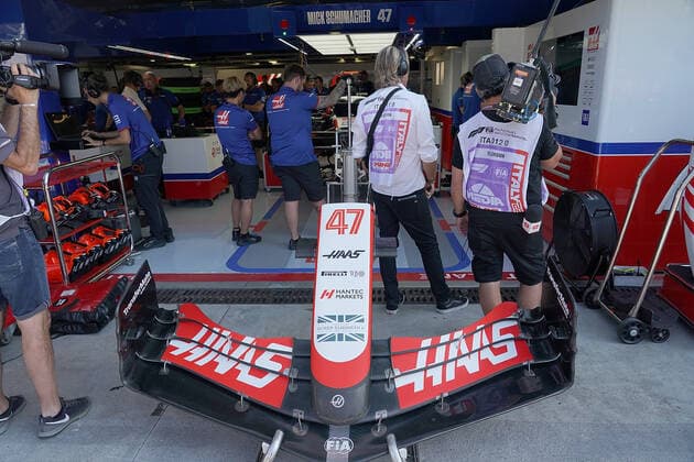 FORMULA 1 PIRELLI GRAN PREMIO D ITALIA 2022 10 09 2022, Autodromo Nazionale di Monza, Monza, FORMULA 1 PIRELLI GRAN PREMIO D ITALIA 2022 ,in the picture tribute to the late Queen Elizabeth II on the car of Mick Schumacher DEU , Haas F1 Team nordphotoxGmbHx xBratic nph00250