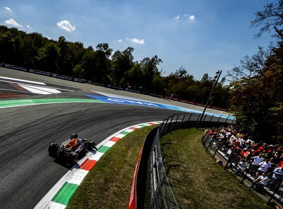 MONZA Max Verstappen Oracle Red Bull Racing during the 3rd free practice session ahead of the F1 Grand Prix of Italy at the Monza Circuit on September 9, 2022 in Monza, Italy REMKO DE WAAL F1 Grand Prix of Italy Practice 3 2022 xVIxANPxSportx xxANPxIVx 454455281 originalFilename: 454455281.jpg
