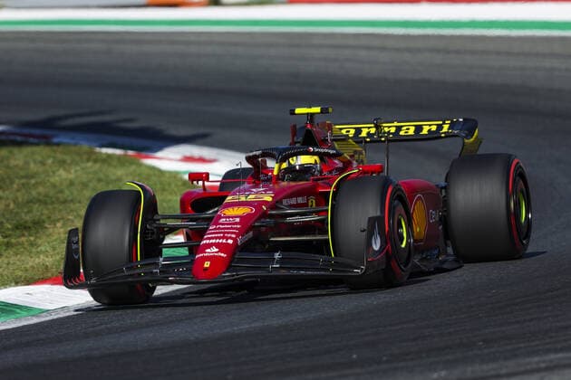55 SAINZ Carlos (spa), Scuderia Ferrari F1-75, action during the Formula 1 Pirelli Gran Premio d™Italia 2022, Italian Grand Prix 2022, 16th round of the 2022 FIA Formula One World Championship, WM, Weltmeisterschaft from September 9 to 11, 2022 on the Autodromo Nazionale di Monza, in Monza, Italy - F1 - ITALIAN GRAND PRIX 2022 DPPI Panoramic  00122037_G00D8886.JPG_