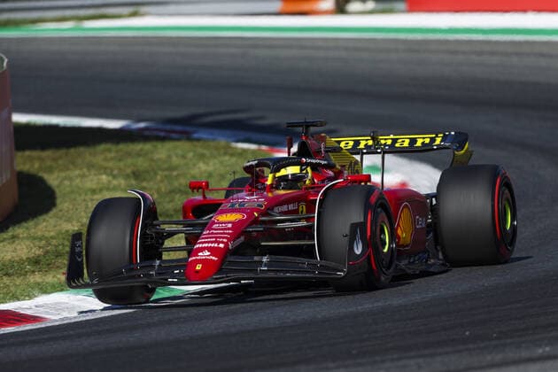 16 LECLERC Charles (mco), Scuderia Ferrari F1-75, action during the Formula 1 Pirelli Gran Premio d™Italia 2022, Italian Grand Prix 2022, 16th round of the 2022 FIA Formula One World Championship, WM, Weltmeisterschaft from September 9 to 11, 2022 on the Autodromo Nazionale di Monza, in Monza, Italy - F1 - ITALIAN GRAND PRIX 2022 DPPI Panoramic  00122037_G00D8894.JPG_