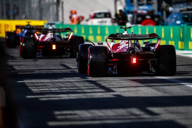 24 ZHOU Guanyu (chi), Alfa Romeo F1 Team ORLEN C42, action during the Formula 1 Pirelli Gran Premio d™Italia 2022, Italian Grand Prix 2022, 16th round of the 2022 FIA Formula One World Championship, WM, Weltmeisterschaft from September 9 to 11, 2022 on the Autodromo Nazionale di Monza, in Monza, Italy - F1 - ITALIAN GRAND PRIX 2022 DPPI Panoramic  00122037__V2_3685.JPG_