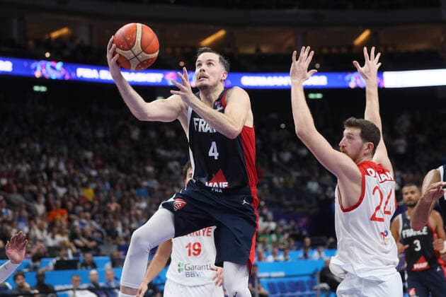 FRANCE vs TURKEY THOMAS HEURTEL Toms Ertel kosarkas reprezentacije Francuske na utakmici FIBA Evropskog prvenstva protiv Turske u Mercedes Benc areni, Berlin 10.09.2022. godine Foto: Kosarka, Turska, FIBA Evropsko prvenstvo, Francuska, BASKETBALL, FRANCE, FIBA EUROPEAN CHAMPIOSHIP, TURKEY Berlin Mercedes Benz arena Germany Copyright: xMarkoxMetlasx xMNxPRESSxPHOTOx