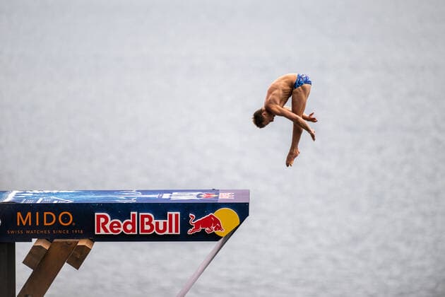 Bilder des Jahres 2022, Sport 09 September Sport Themen der Woche KW36 Sport Bilder des Tages Red Bull Cliff Diving - Sisikon (10.09.2022) Matthew Cooper (USA) Red Bull Cliff Diving - Sisikon, Switzerland, on Saturday, 10. September 2022 *** Red Bull Cliff Diving Sisikon 10 09 2022 Matthew Cooper USA Red Bull Cliff Diving Sisikon, Switzerland, on Saturday, 10 September 2022 Copyright: xBEAUTIFULxSPORTS TobiasxLacknerx