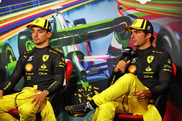 VERSTAPPEN Max (ned), Red Bull Racing RB18, SAINZ Carlos (spa), Scuderia Ferrari F1-75, portrait during the Formula 1 Pirelli Gran Premio d™Italia 2022, Italian Grand Prix 2022, 16th round of the 2022 FIA Formula One World Championship, WM, Weltmeisterschaft from September 9 to 11, 2022 on the Autodromo Nazionale di Monza, in Monza, Italy - F1 - ITALIAN GRAND PRIX 2022 DPPI Panoramic PRCONF_MONZ_SAT_55