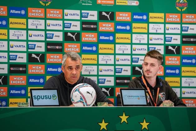 SOCCER - BL, Rapid vs WAC VIENNA,AUSTRIA,10.SEP.22 - SOCCER - ADMIRAL Bundesliga, SK Rapid Wien vs Wolfsberger AC. Image shows head coach Robin Dutt (WAC) during press conference, PK, Pressekonferenz  GEPAxpictures xJohannesxFriedl