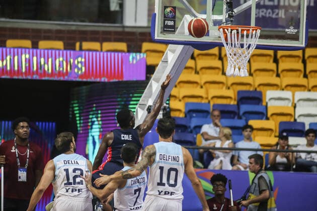 Argentina x Estados Unidos RECIFE, PE - 10.09.2022: ARGENTINA X ESTADOS UNIDOS - Norris Cole (USA), during the game between Argentina and the United States (USA), valid for the semifinal of the Copa América Men& 39;s Basketball, the Americup FIBA 2022, held at the Ginásio Geraldo Magalhães, known as Ginásio Geraldão, in Recife (PE), Brazil, this Saturday (10). (Photo: Tiago Caldas Fotoarena) x2263797x  TiagoxCaldas