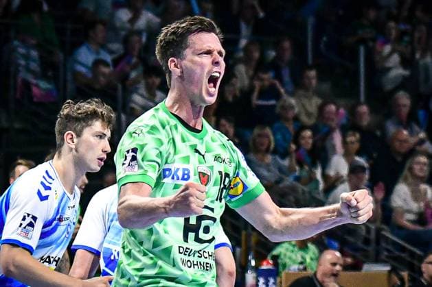 Sport Themen der Woche KW36 Sport Bilder des Tages 10.09.2022, xlakx, Handball Liqui Moly HBL, Fuechse Berlin - TVB Stuttgart emspor, v.l. Hans Lindberg (Fuechse Berlin 18),Jubel, Torjubel, jubelt ueber das Tor, celebrate the goal, celebration Berlin *** 10 09 2022, xlakx, handball Liqui Moly HBL, Fuechse Berlin TVB Stuttgart emspor, v l Hans Lindberg Fuechse Berlin 18 ,jubilation, goal jubilation, cheers about the goal, celebrate the goal, celebration Berlin