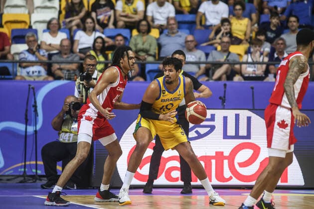 Brasil x Canadá RECIFE, PE - 10.09.2022: BRASIL X CANADÁ - Lucas Dias (BRA), during the game between Brazil and Canada, valid for the semifinal of the Copa América de Basketball Men, the Americup FIBA 2022, held at the Ginásio Geraldo Magalhães, known as Ginásio Geraldão, in Recife (PE), Brazil, this Saturday (10). (Photo: Tiago Caldas Fotoarena) x2264095x  TiagoxCaldas