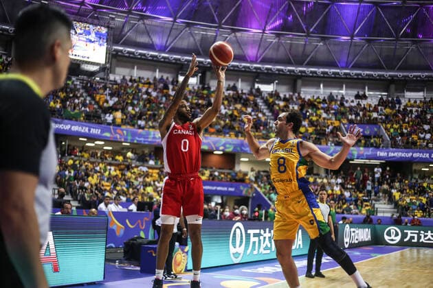 Brasil x Canadá RECIFE, PE - 10.09.2022: BRASIL X CANADÁ - Jahvon Henry-Blair (CAN) and Vitor Benite (BRA), during the game between Brazil and Canada, valid for the semifinal of the Copa América Men& 39;s Basketball, Americup FIBA 2022, held at the Ginásio Geraldo Magalhães, known as Ginásio Geraldão, in Recife (PE), Brazil, this Saturday (10). (Photo: Tiago Caldas Fotoarena) x2264101x  TiagoxCaldas