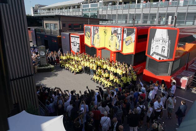 FORMULA 1 PIRELLI GRAN PREMIO D ITALIA 2022 11 09 2022, Autodromo Nazionale di Monza, Monza, FORMULA 1 PIRELLI GRAN PREMIO D ITALIA 2022 ,in the picture group picture of the Ferrari employees to the 75th anniversary of the mark nordphotoxGmbHx xBratic nph00250