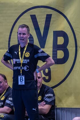 Handball I Women I Season 2022 23 I 1 HBF I 1 Matchday I Borussia Dortmund SV Union Halle Neustadt I 10 09 2022 Andre Fuhr Borussia Dortmund before BVB Logo Dortmund Halle Wellinghofen NRW Germany Copyright: xLobeca PatrickxSuephkex