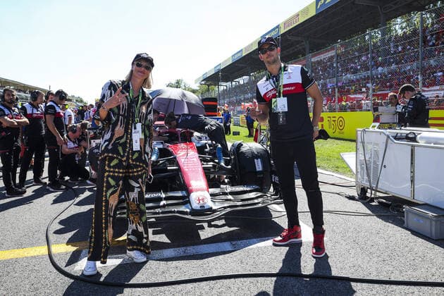 Alfa Romeo F1 Team ORLEN, ambiance, Federica Pelligrini on the grid during the Formula 1 Pirelli Gran Premio d™Italia 2022, Italian Grand Prix 2022, 16th round of the 2022 FIA Formula One World Championship, WM, Weltmeisterschaft from September 9 to 11, 2022 on the Autodromo Nazionale di Monza, in Monza, Italy - F1 - ITALIAN GRAND PRIX 2022 - RACE DPPI Panoramic  00122038_G00D0736.JPG_