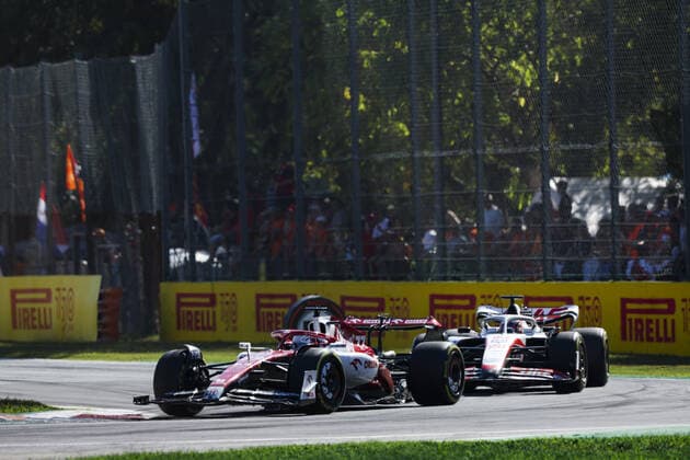 77 BOTTAS Valtteri (fin), Alfa Romeo F1 Team ORLEN C42, action during the Formula 1 Pirelli Gran Premio d™Italia 2022, Italian Grand Prix 2022, 16th round of the 2022 FIA Formula One World Championship, WM, Weltmeisterschaft from September 9 to 11, 2022 on the Autodromo Nazionale di Monza, in Monza, Italy - F1 - ITALIAN GRAND PRIX 2022 - RACE DPPI Panoramic  00122038_G00D1601.JPG_