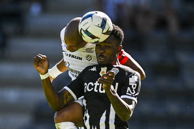 Wabhi Khazri (Montpellier) vs Abdoulaye Bamba (Angers) FOOTBALL : Angers vs Montpellier - Ligue 1 Uber eats - 11 09 2022 JBAutissier Panoramic 