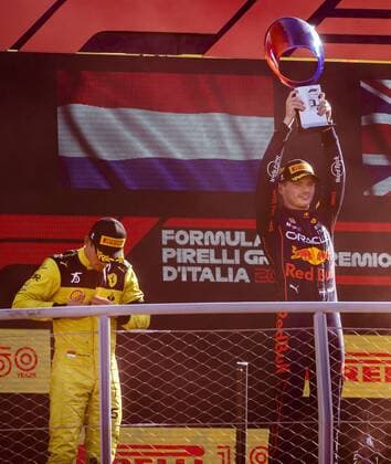 MONZA Charles Leclerc Ferrari and Max Verstappen Oracle Red Bull Racing on the podium after the F1 Grand Prix of Italy at the Circuit de Monza in Monza, Italy REMKO DE WAAL F1 Grand Prix of Italy Race 2022 xVIxANPxSportx xxANPxIVx 454546828 originalFilename: 454546828.jpg