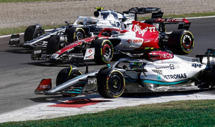 Start, 44 Lewis Hamilton GBR, Mercedes AMG Petronas F1 Team , F1 Grand Prix of Italy at Autodromo Nazionale Monza on September 11, 2022 in Monza, Italy Photo by HOCH ZWEI Monza Italy