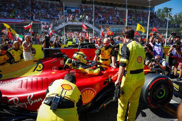 starting grid, grille de depart, LECLERC Charles (mco), Scuderia Ferrari F1-75, portrait during the Formula 1 Pirelli Gran Premio d™Italia 2022, Italian Grand Prix 2022, 16th round of the 2022 FIA Formula One World Championship, WM, Weltmeisterschaft from September 9 to 11, 2022 on the Autodromo Nazionale di Monza, in Monza, Italy - F1 - ITALIAN GRAND PRIX 2022 - RACE DPPI Panoramic 00122038__V2_5821