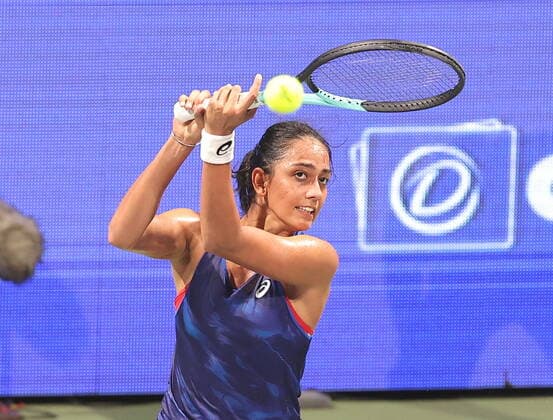 September 12, 2022, Chennai, Tamil Nadu, India: Chennai Open WTA, Tennis Damen 250 :.PAQUET (FRA) vs THANDI (IND)..THANDI (IND) in action during Chennai Open WTA 250 Tournament in Chennai on Monday Chennai India - ZUMAs280 20220912_zsp_s280_017 Copyright: xSeshadrixSukumarx