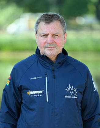 GER Saxony Moritzburg castle hunting lodge team photo session of the Dresdner Eislöwen ice hockey team and individual portraits here head coach Andreas Brockmann 1108 22 1108 22
