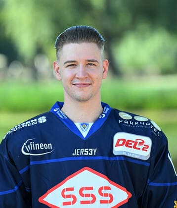 GER Saxony Moritzburg castle hunting lodge team photo session of the Dresdner Eislöwen ice hockey team and individual portraits here Timo Walther 1108 22 1108 22